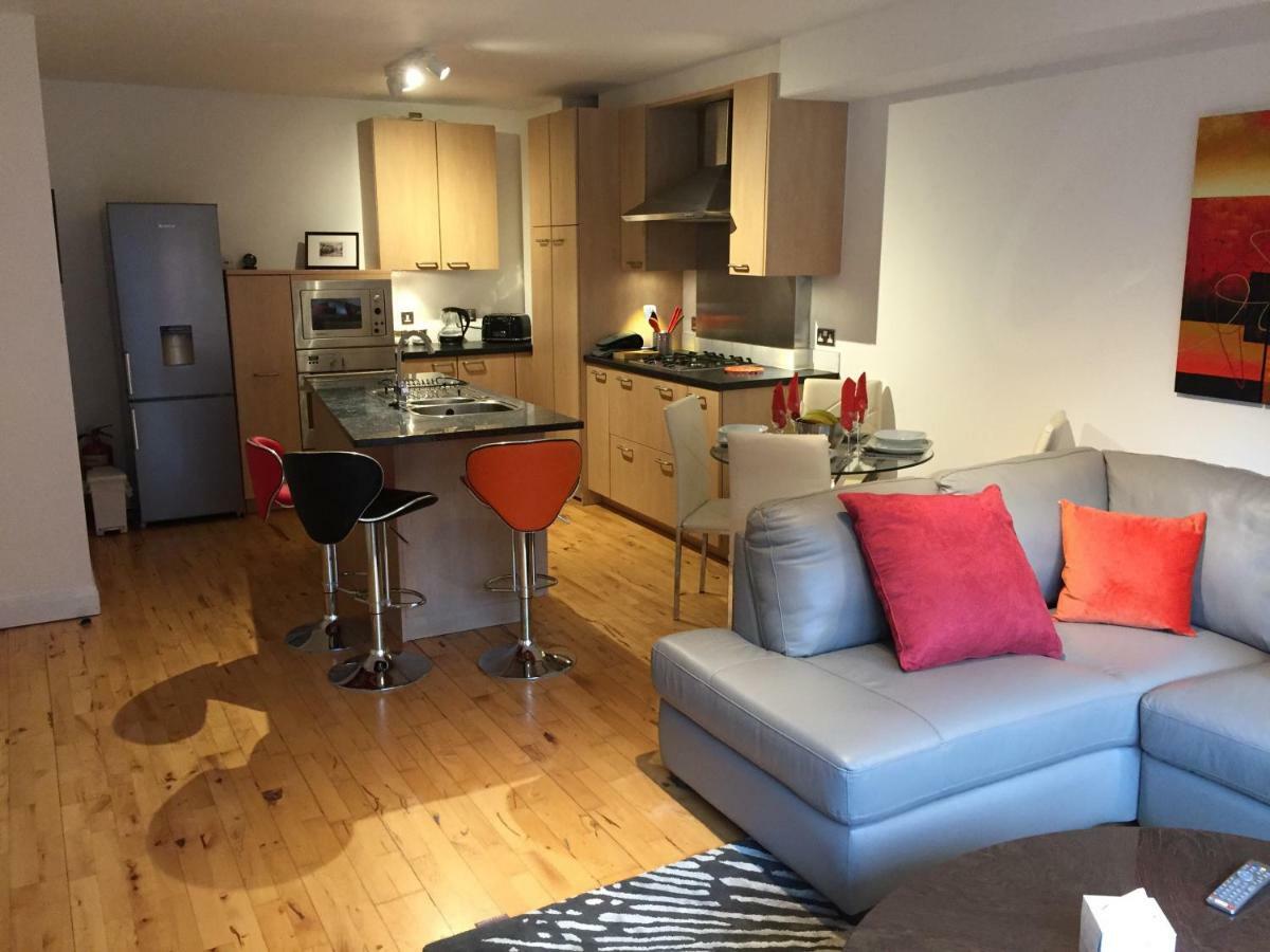 City Centre Belfast Free Parking Екстер'єр фото