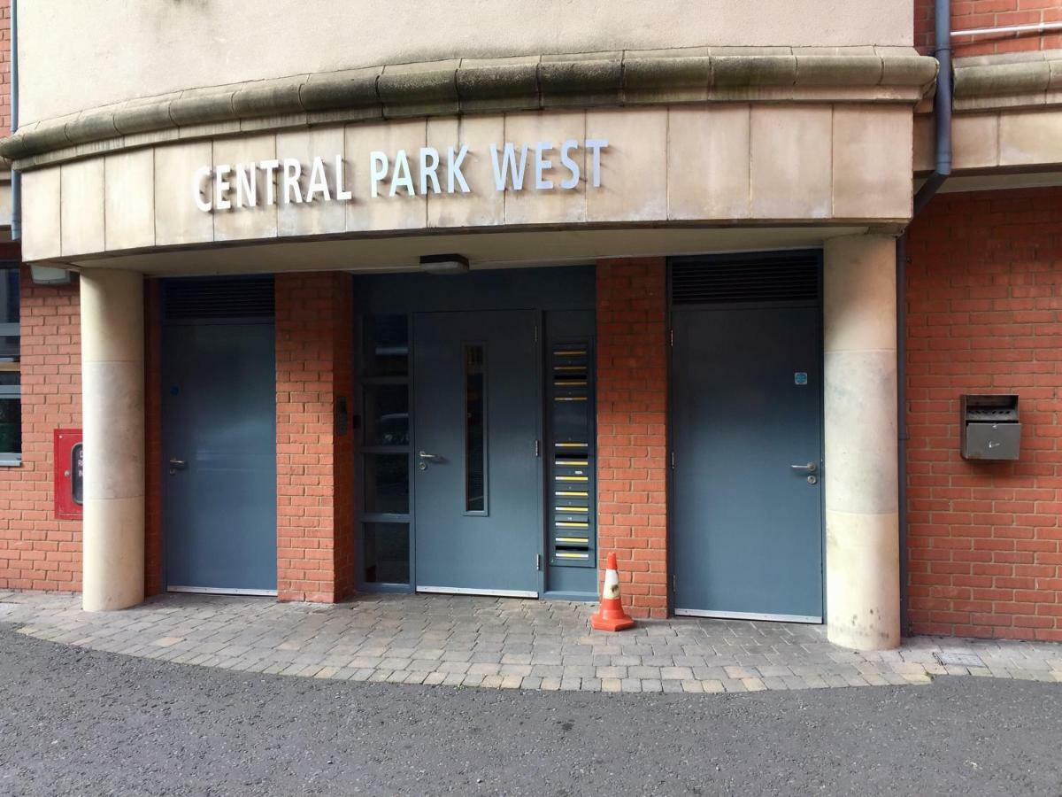 City Centre Belfast Free Parking Екстер'єр фото